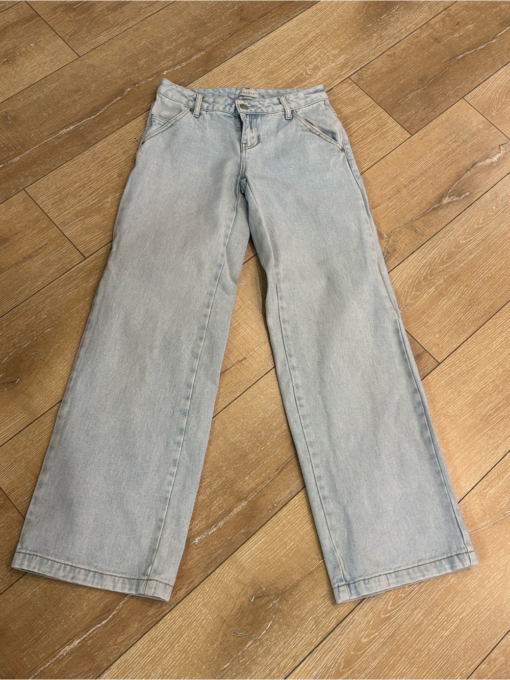 Casey Low Rise Baggy Jeans Size 24 Light Wash Wide Leg Y2K Skater denim - Picture 2 of 8